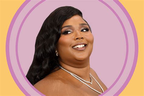 ‘Au natural’: Lizzo shares unedited nude photo with fans